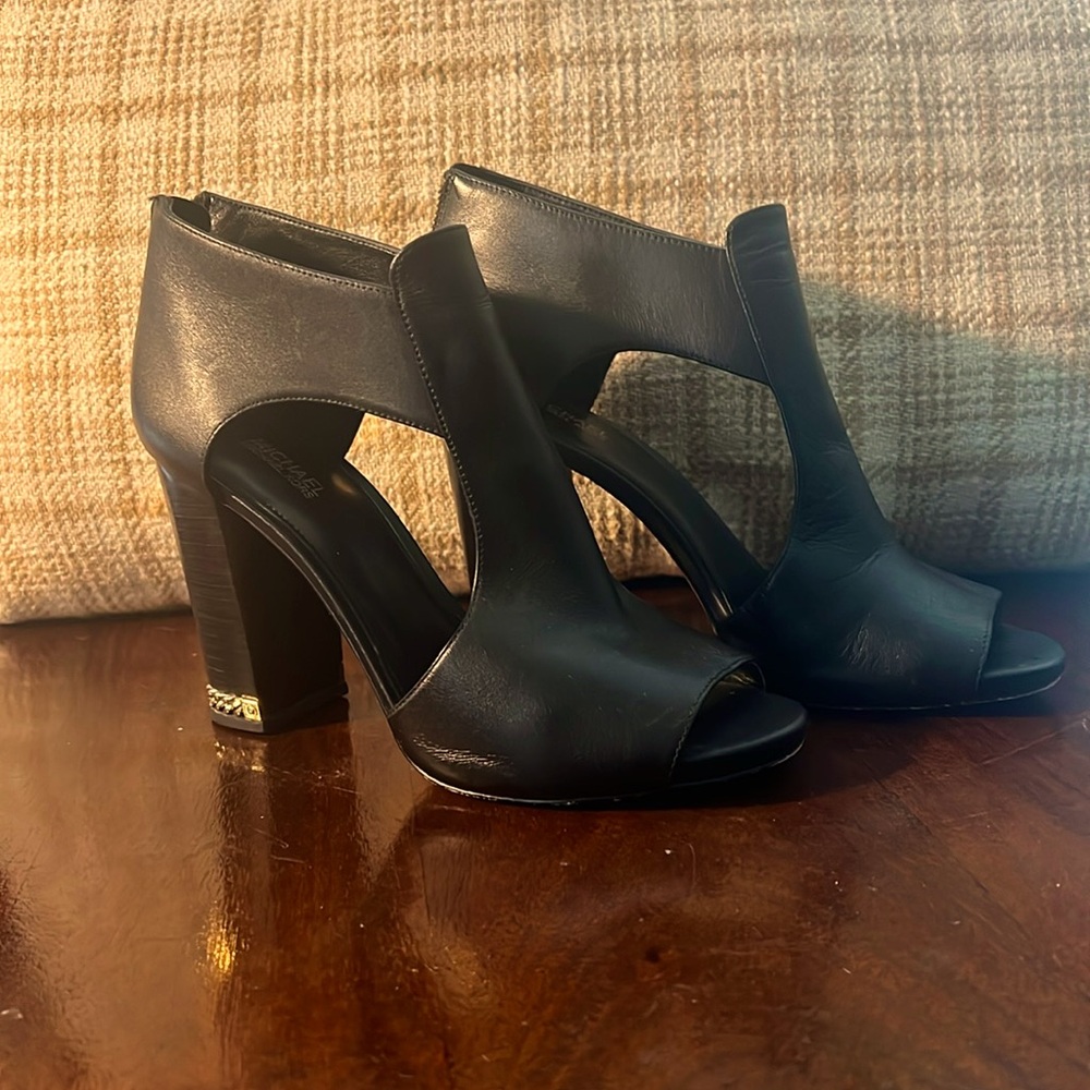 Michael Kors Shoes size 7